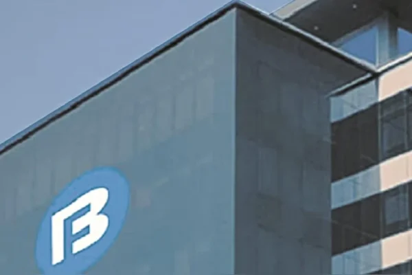 Bajaj Finance shares fall 7.4% chart Nov 11 2025