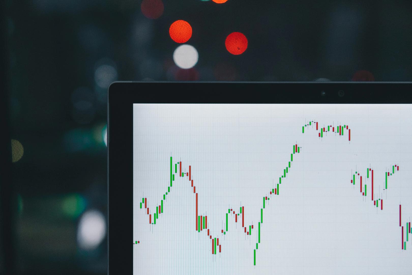 Hyperliquid Challenge: 3 Key Market Shifts Disrupting Finance 1 Hyperliquid Challenge to traditional exchanges and financial markets