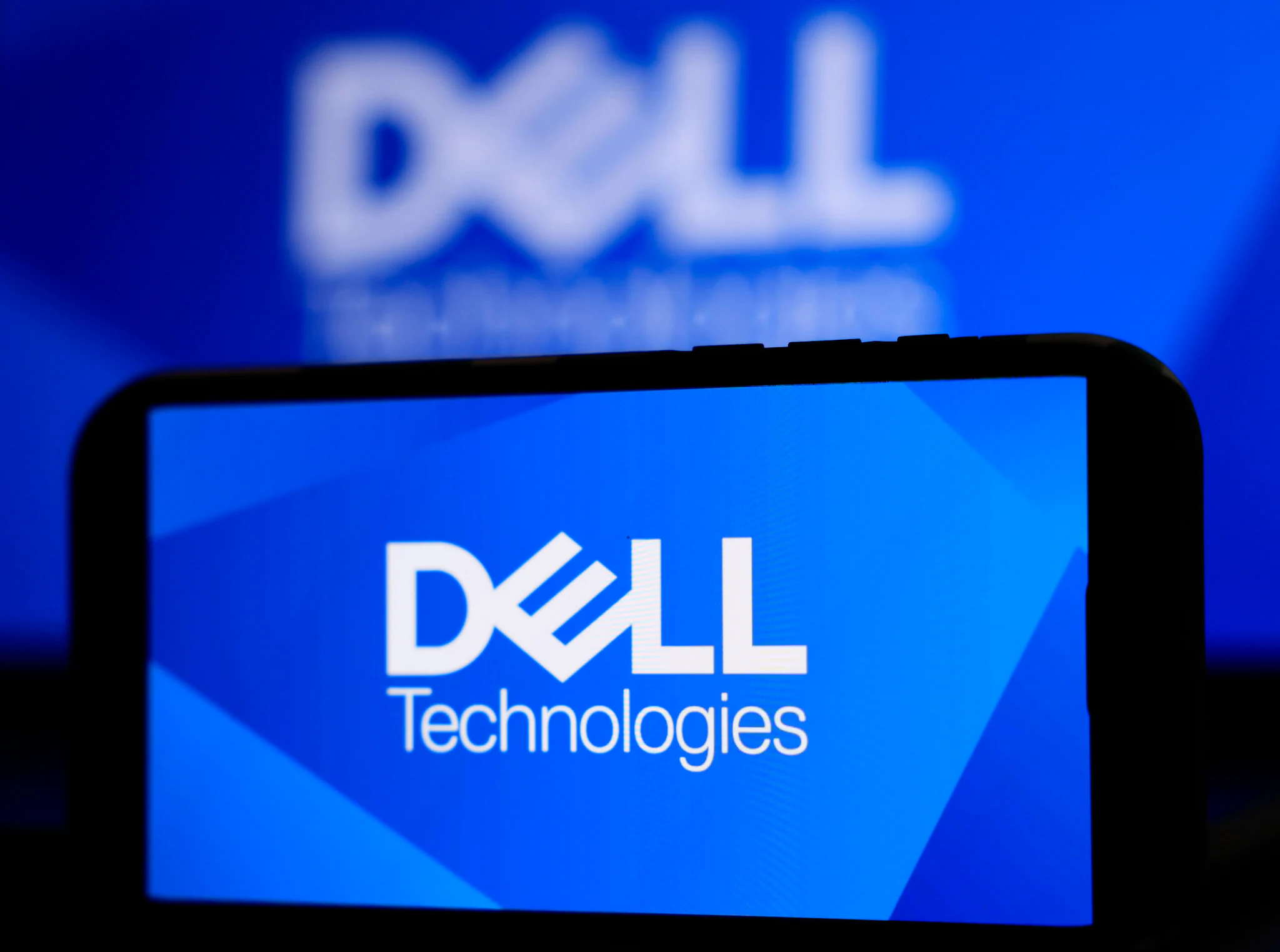 Dell server hardware in a data center representing the dell shocks wall market event
