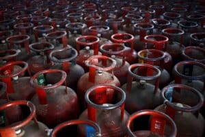 A chart showing the financial gap and LPG price trends in the Indian energy market