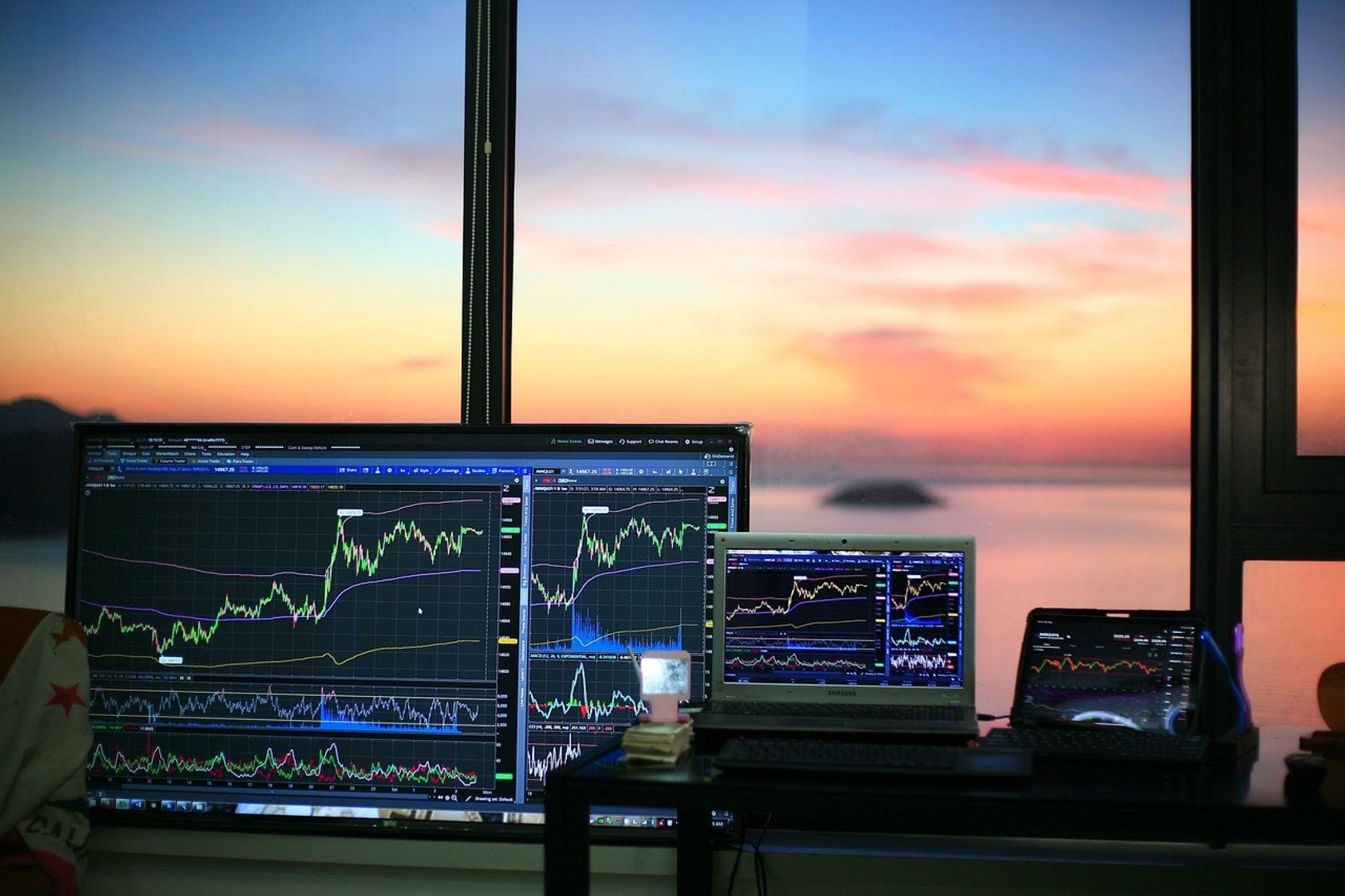 Professional chart analysis showing xrp market shows trends and capitulation signals