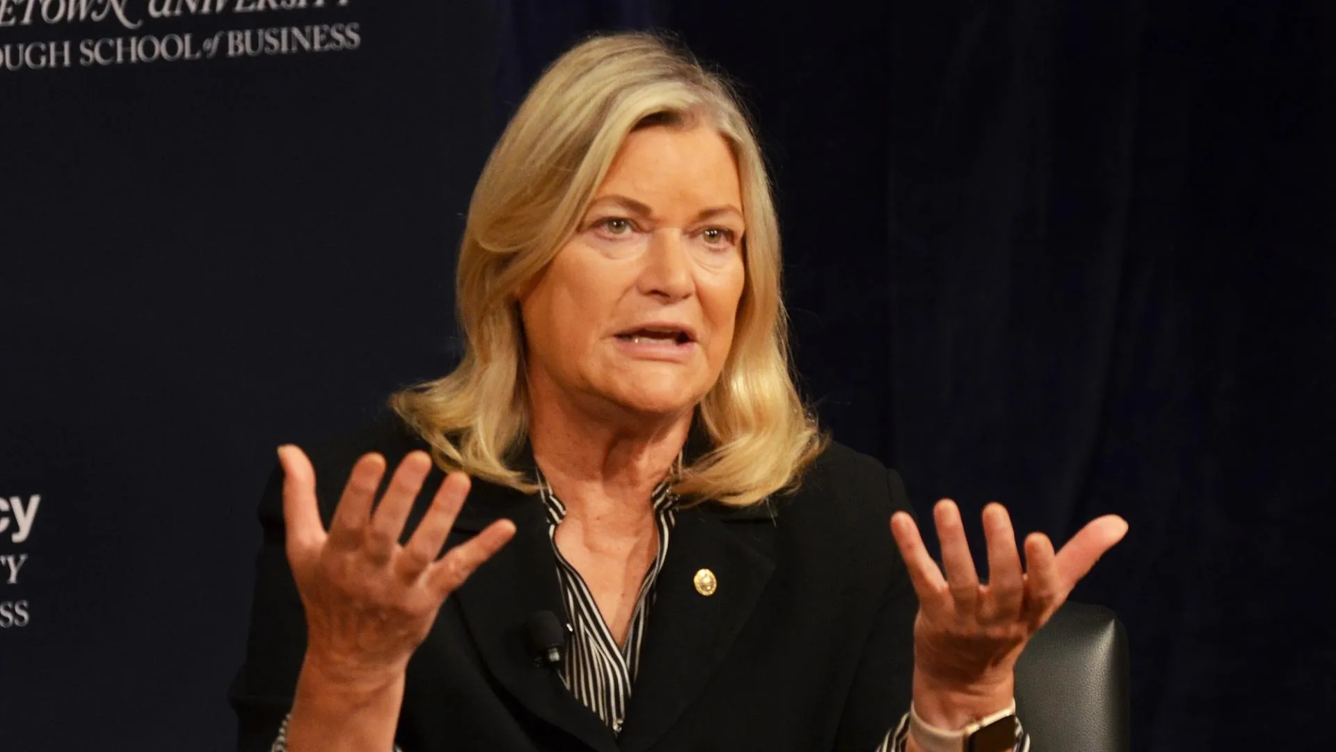 u.s. senators urge: The Critical Urgent Stablecoin Guide 1 U.S. senators discussing stablecoin regulation and Treasury oversight