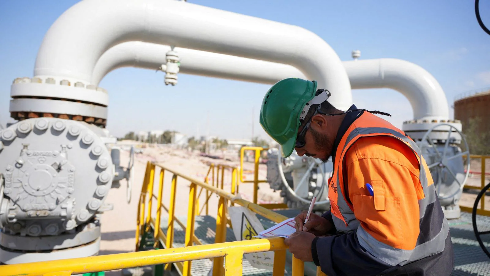 Professional analysis of 11:11 | oil market trends and global energy supply chain data