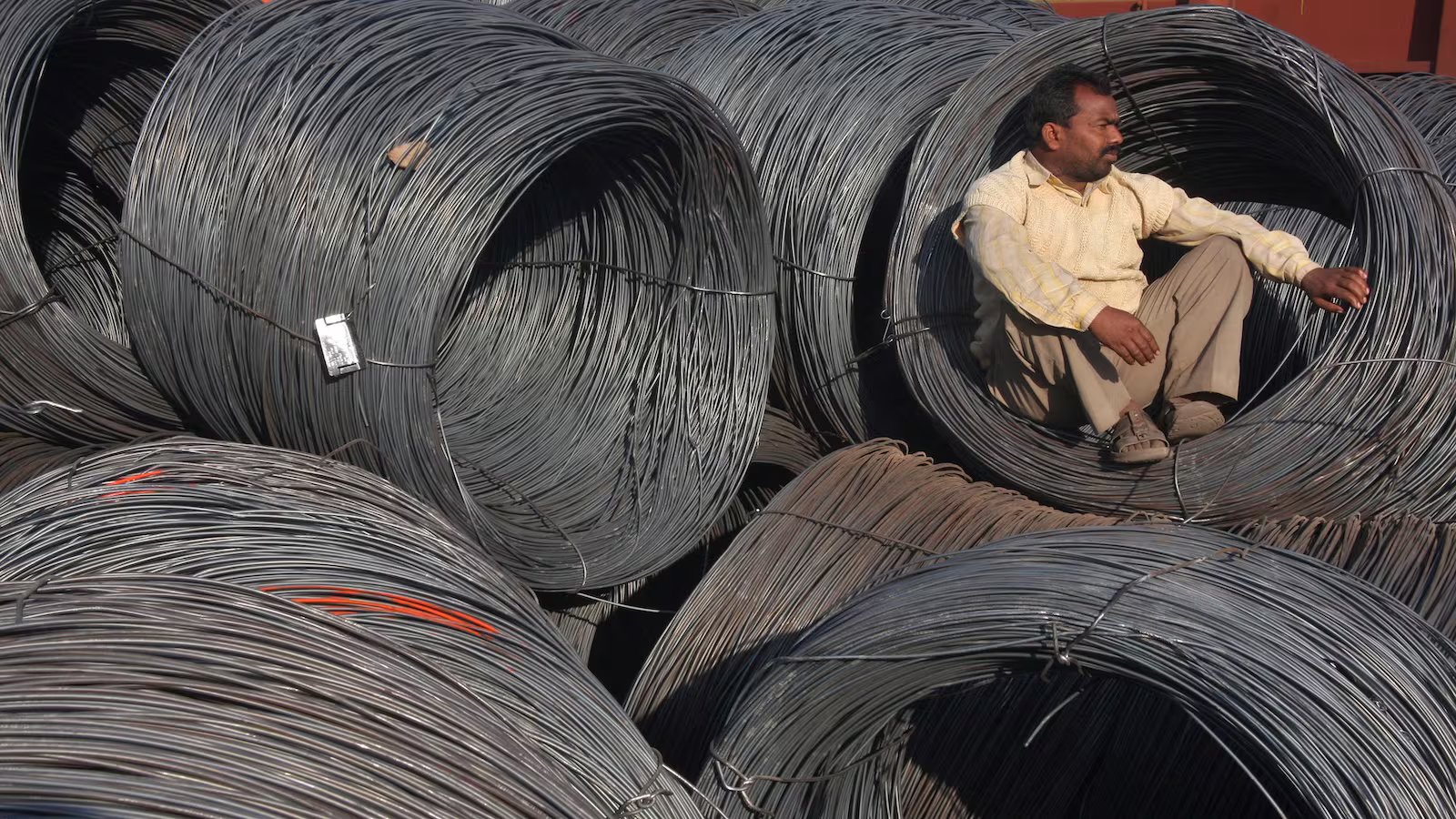 Economic chart showing the decline of India’s informal sector employment