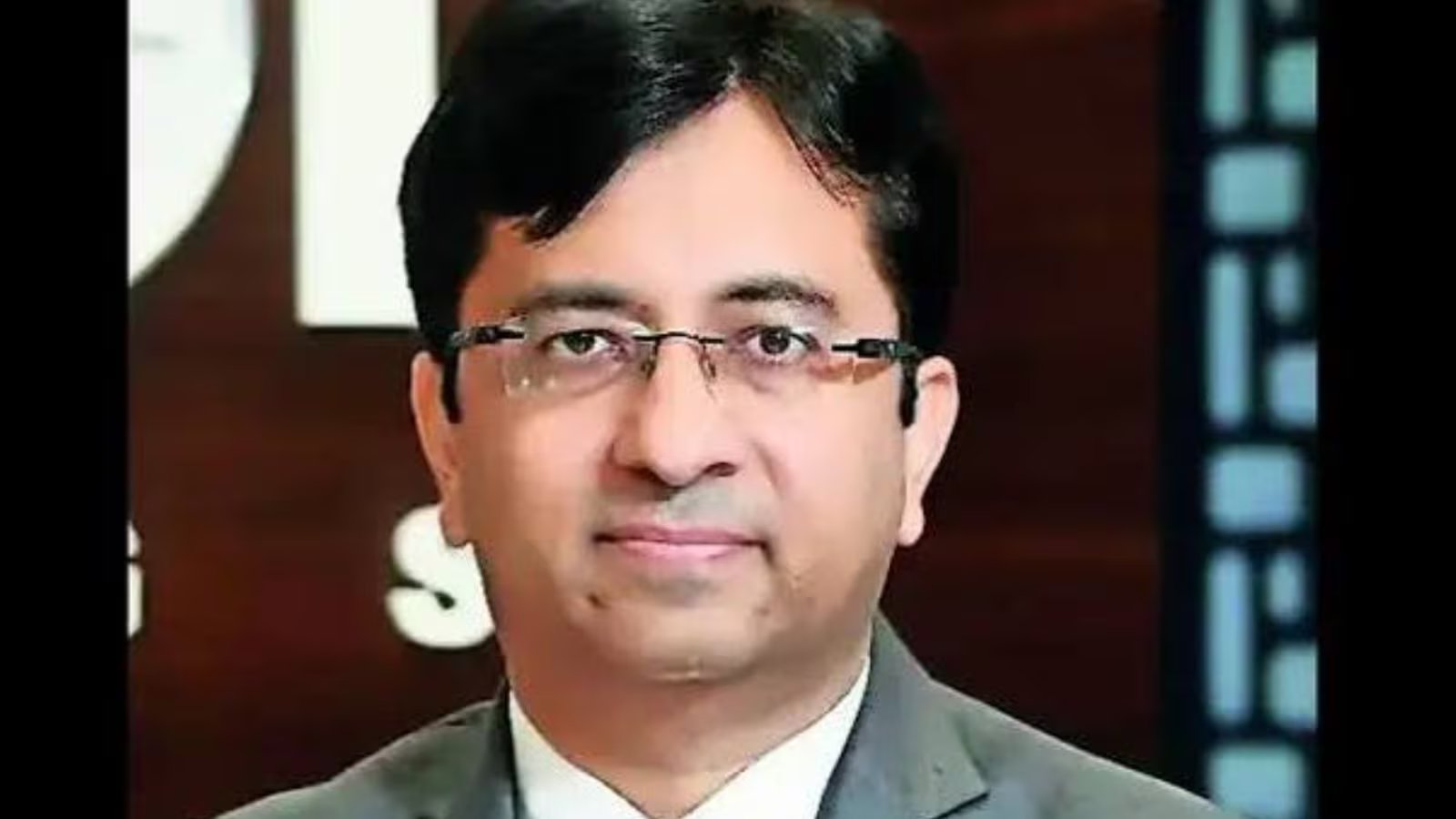 ppfas' rajeev thakkar: The Essential Must-Read Guide 1 Rajeev Thakkar discussing investment strategy and market volatility